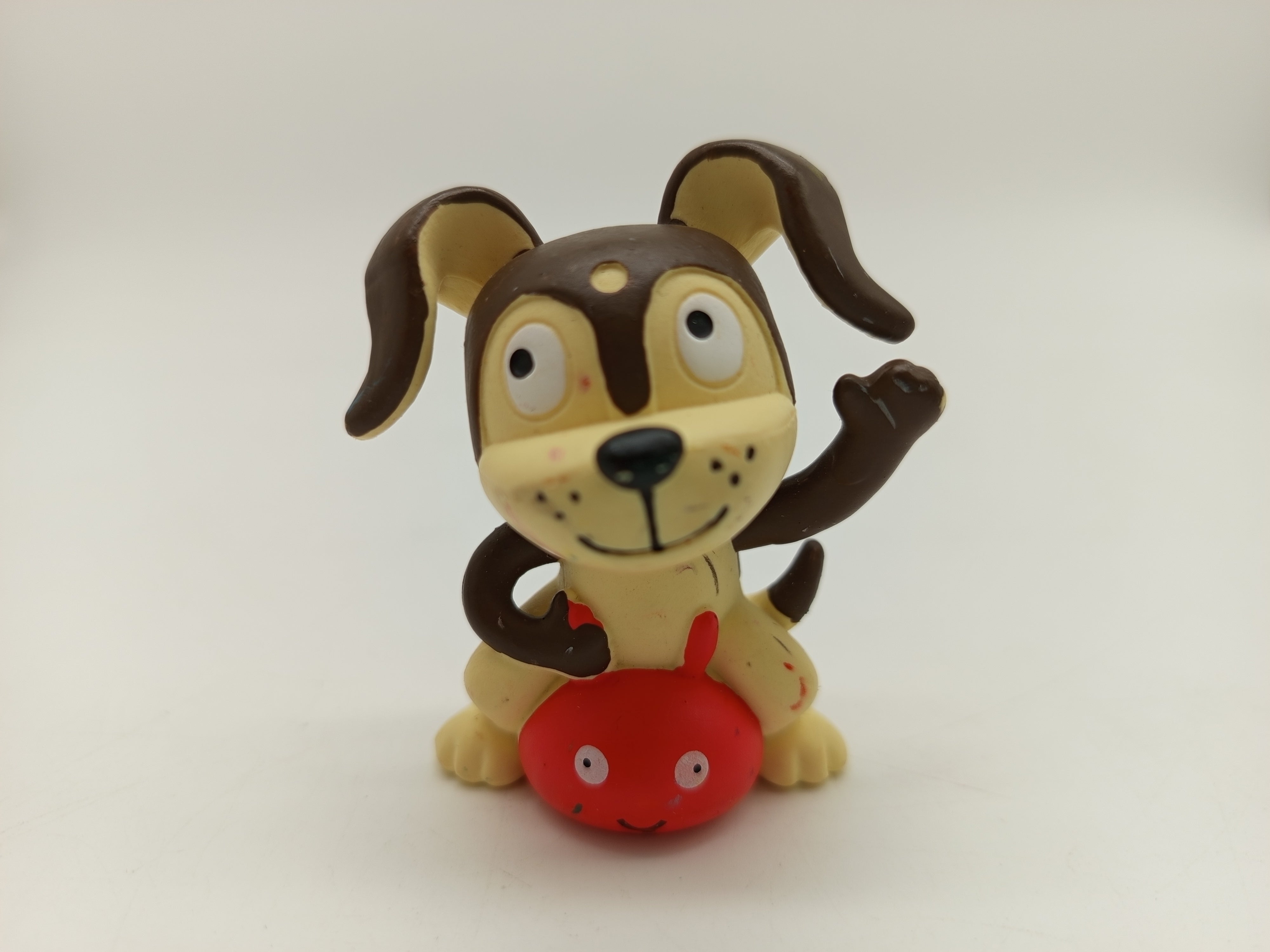 Tonies Hörfigur - Hund mit rotem Ball, Spiel- und Bewegungslieder